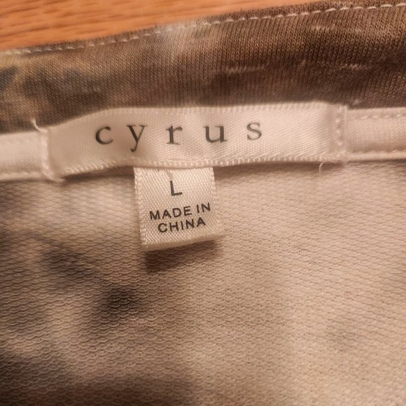 LONG SLEEVE PULLOVER(4/$25) - Picture 2 of 3